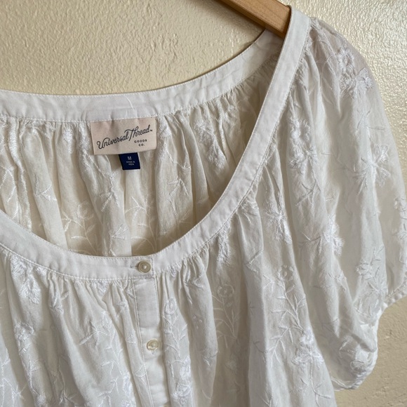 Universal Thread Women’s Floral Embroidered Blouse - Picture 3 of 11